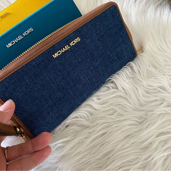 New Michael Kors jet set travel large continental wallet - Picture 11 of 16